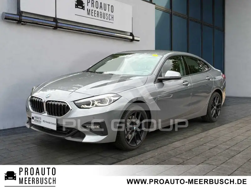 2023 BMW 220