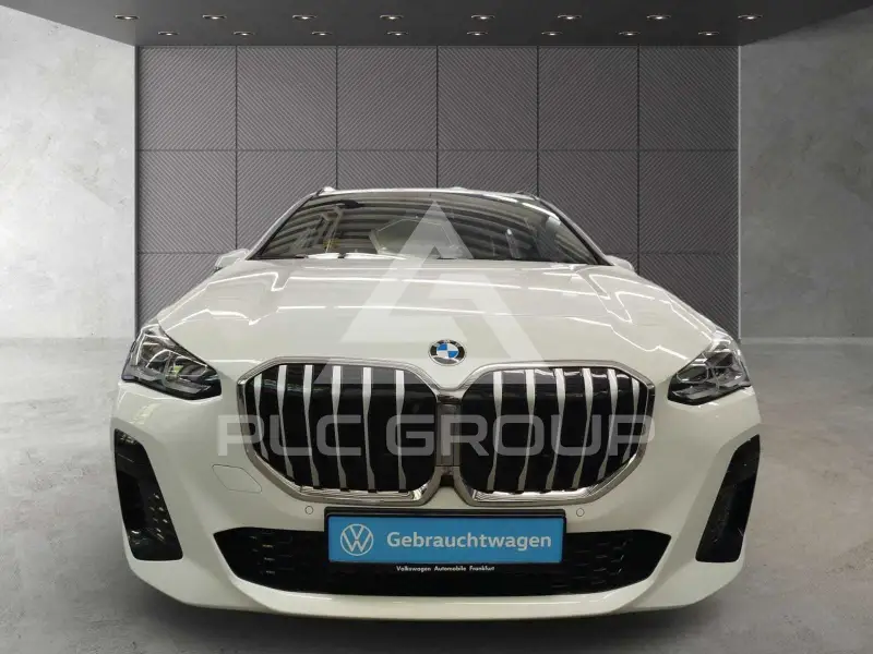 2023 BMW 223