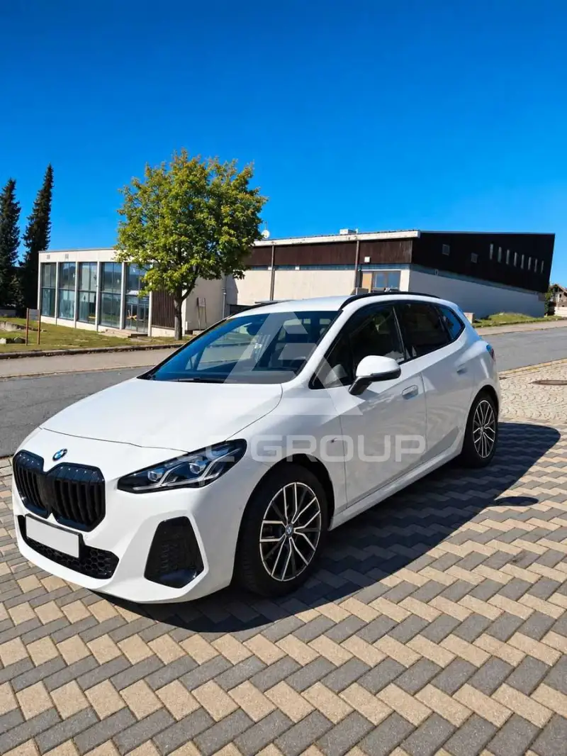 2023 BMW 223