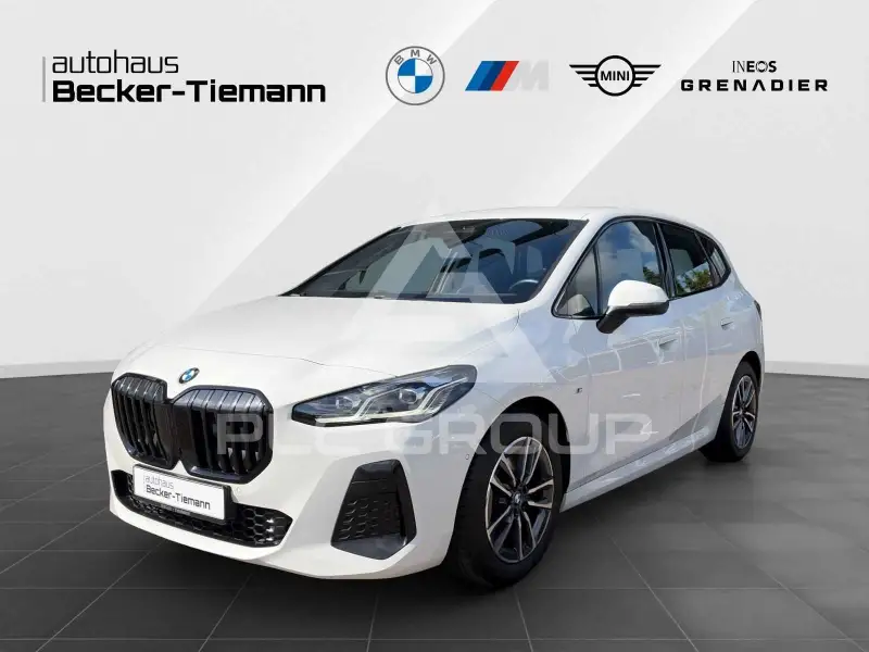 2023 BMW 223