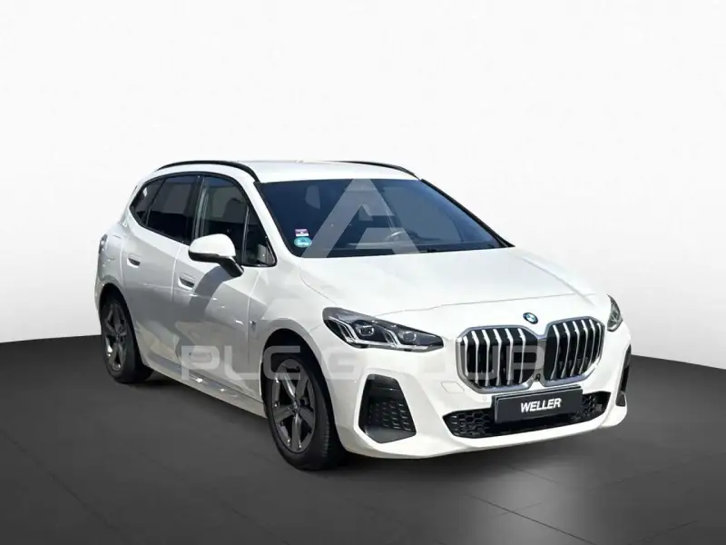 2023 BMW 223