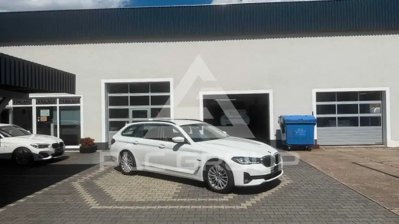 2023 BMW 530