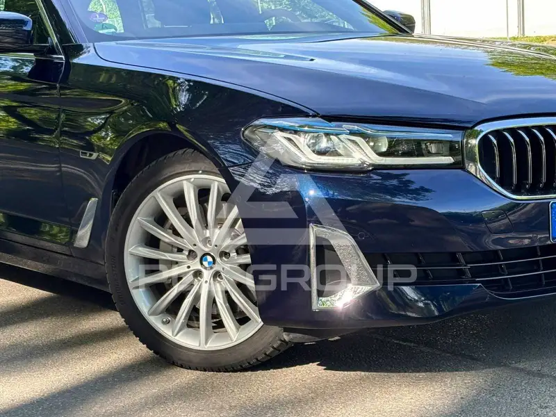 2023 BMW 530