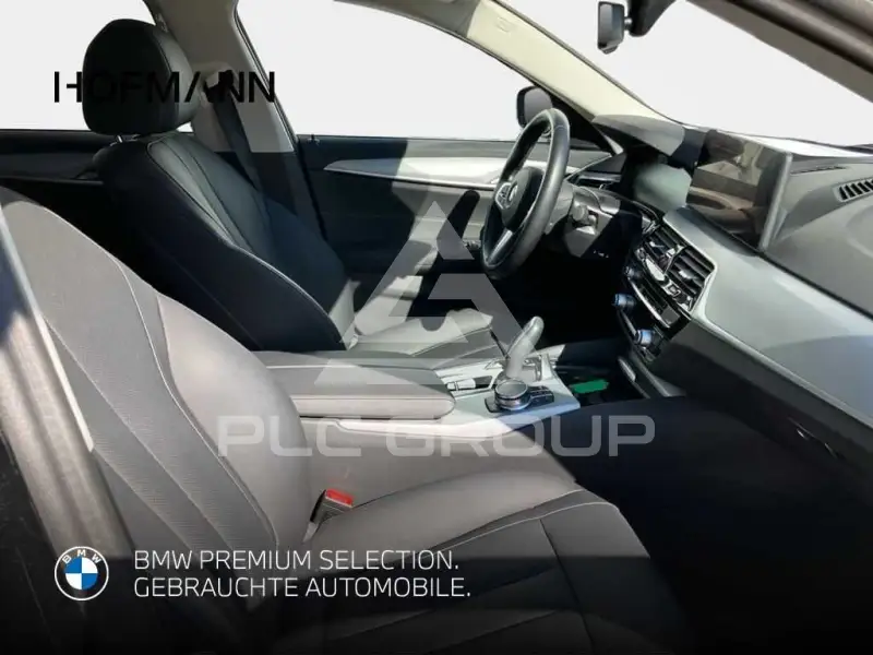 2023 BMW 530
