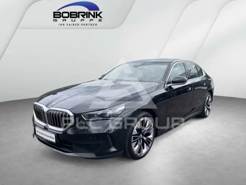 2023 BMW 530