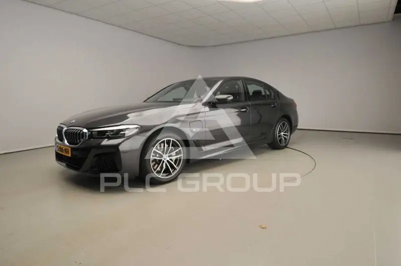 2023 BMW 530