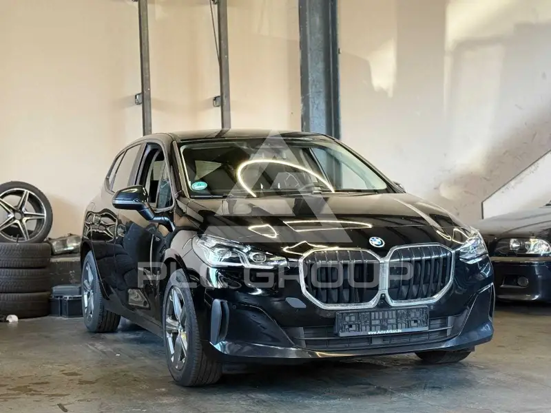 2023 BMW 230
