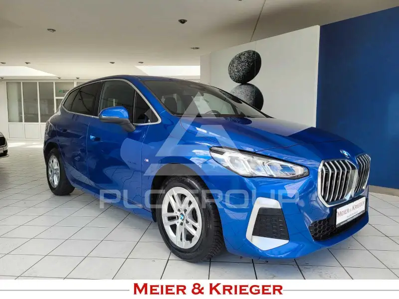 2023 BMW 218