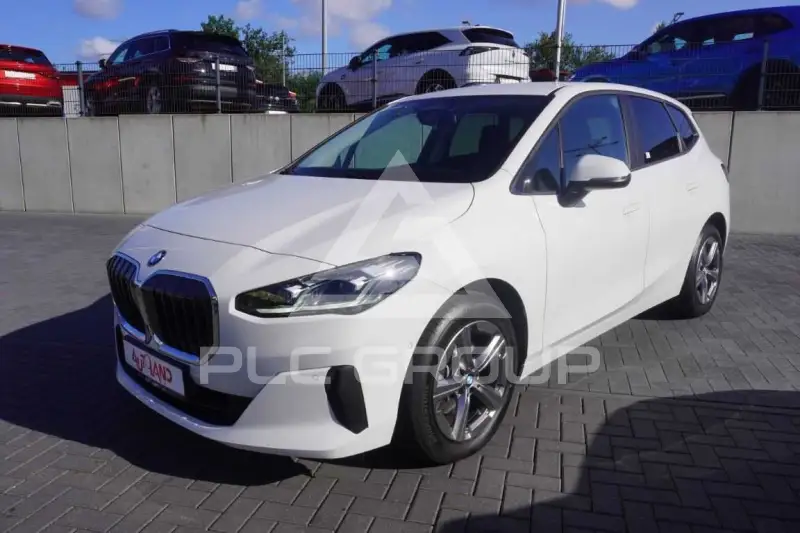 2023 BMW 218