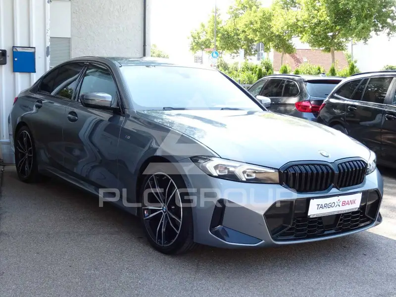 2023 BMW 320
