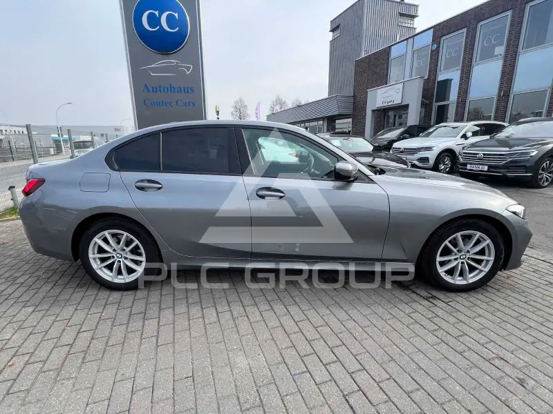 2023 BMW 320