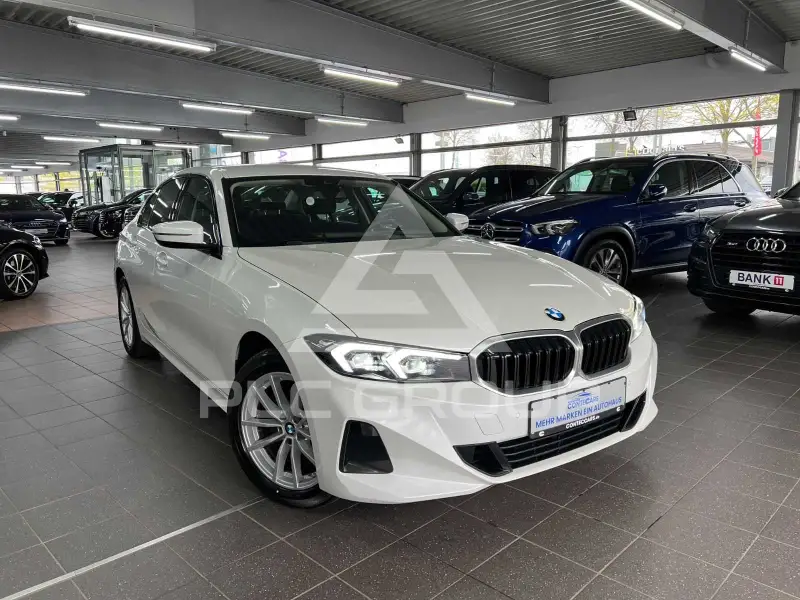 2023 BMW 320