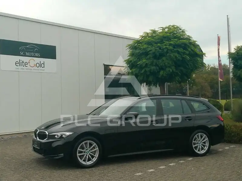 2023 BMW 320
