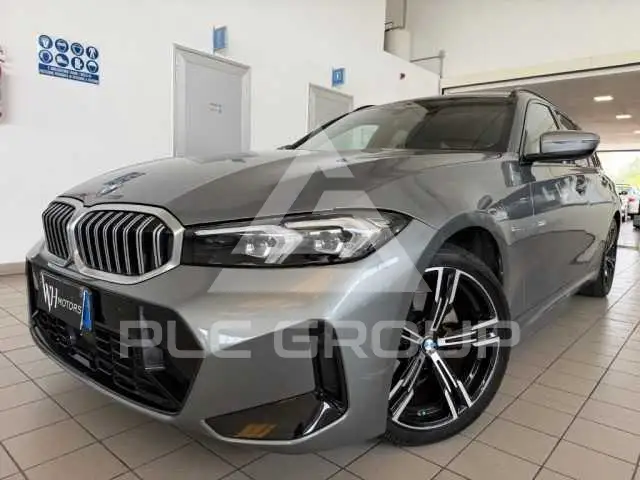 2023 BMW 320
