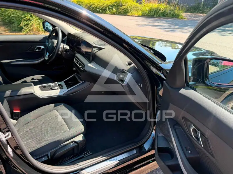 2023 BMW 320