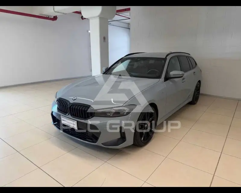 2023 BMW 320