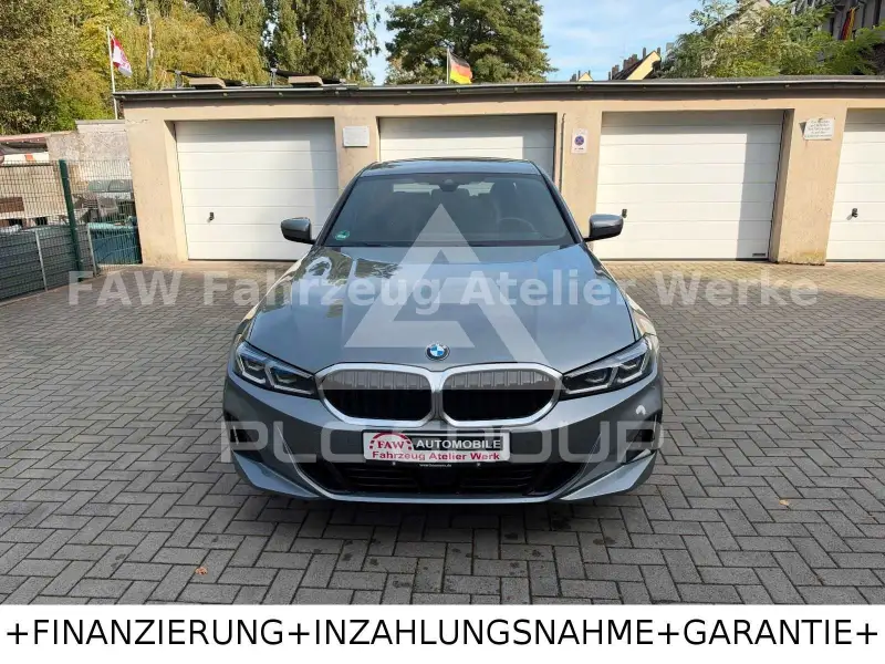 2023 BMW 320
