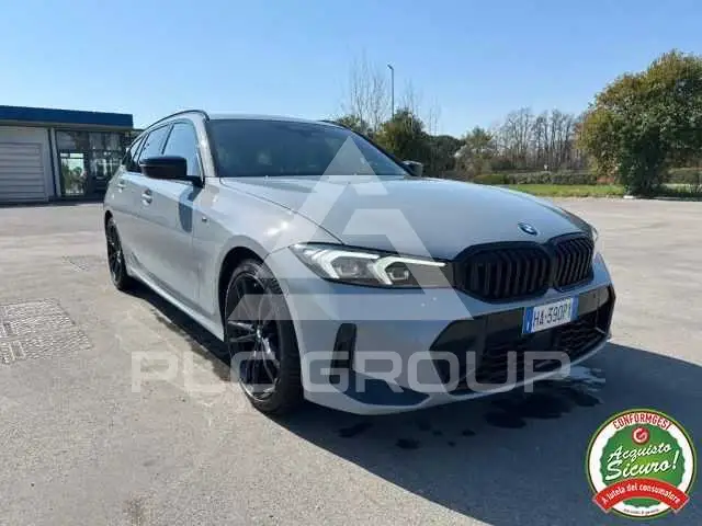 2023 BMW 320