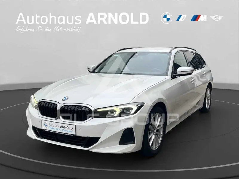 2023 BMW 320