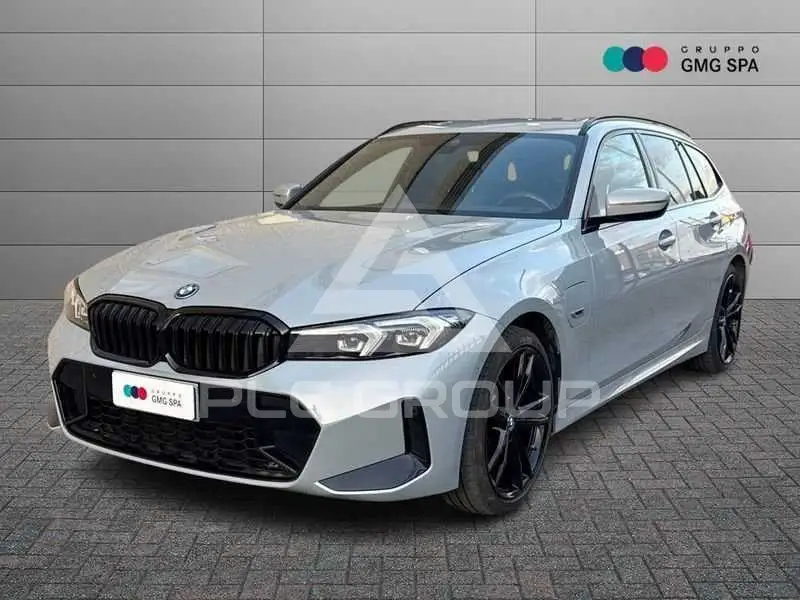 2023 BMW 320