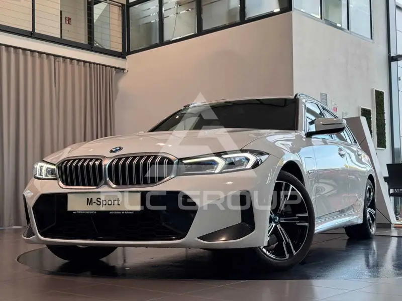 2023 BMW 320