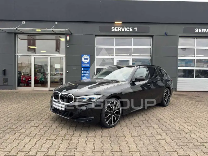 2023 BMW 320