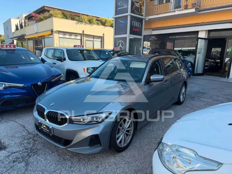 2023 BMW 320