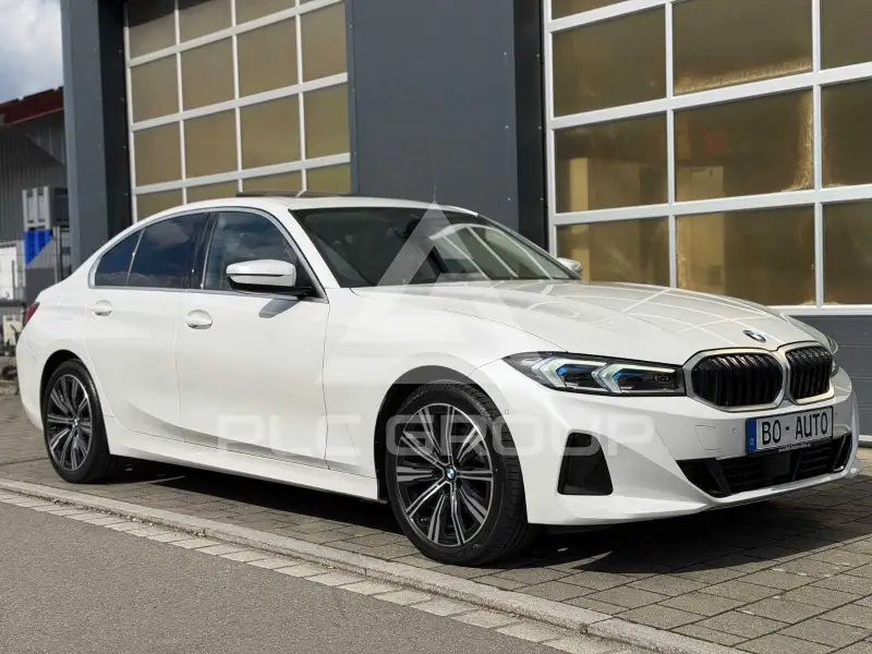 2023 BMW 320