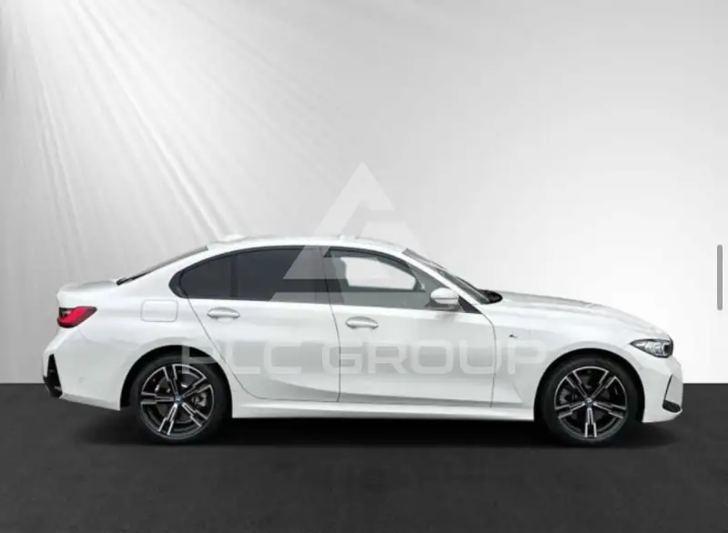2023 BMW 330