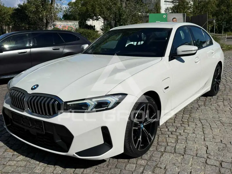 2023 BMW 330