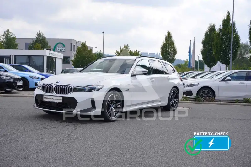 2023 BMW 330