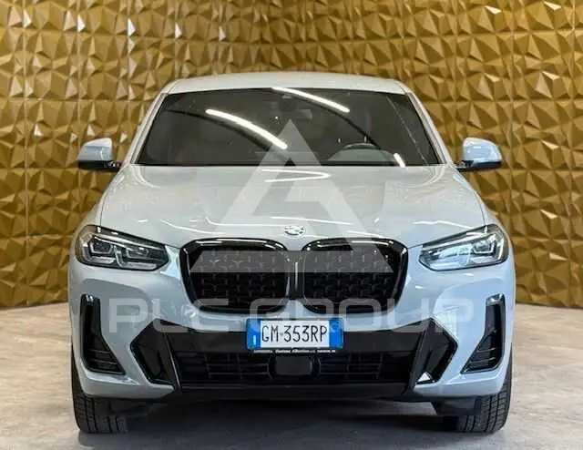 2023 BMW X4