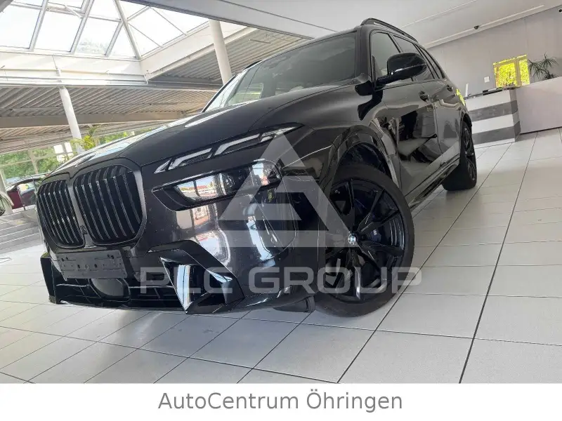 2023 BMW X7