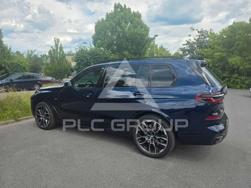 2023 BMW X7