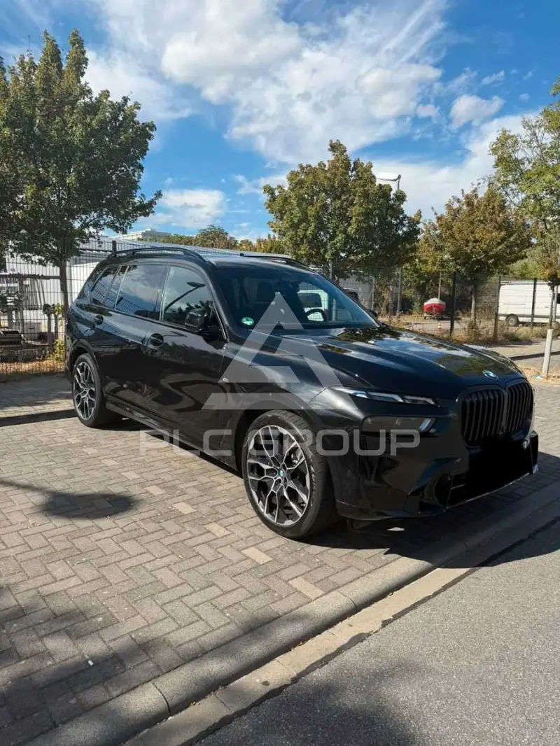 2023 BMW X7