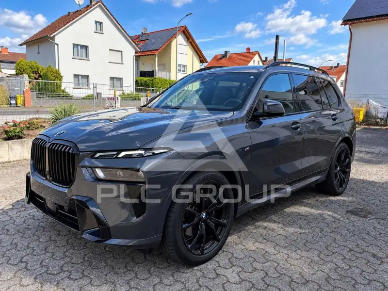2023 BMW X7