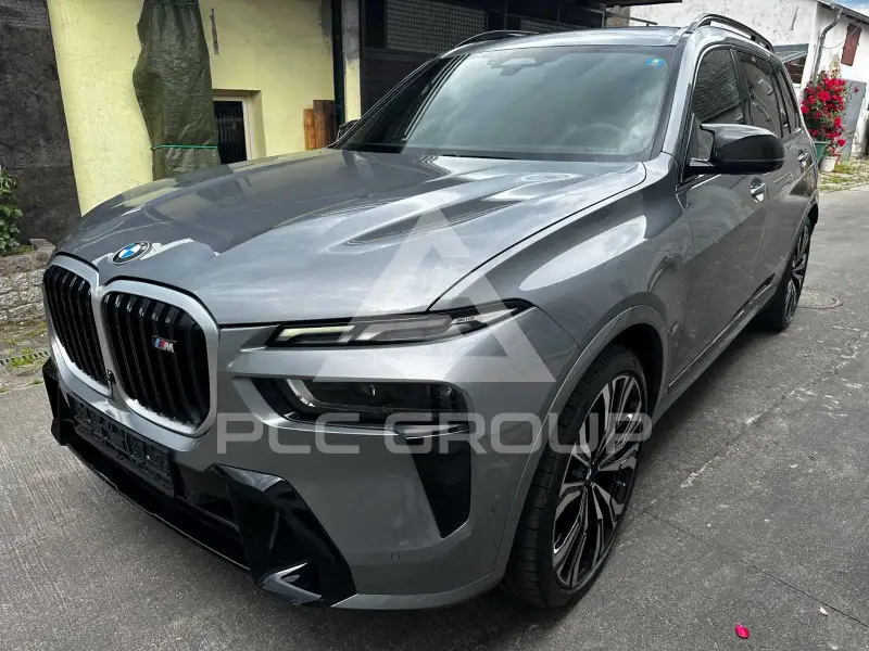2023 BMW X7