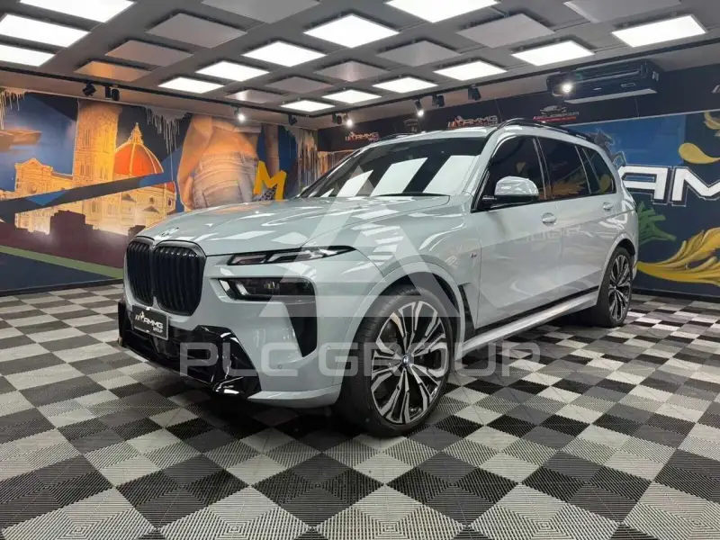 2023 BMW X7