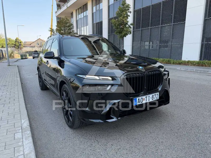 2023 BMW X7