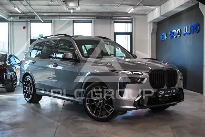 2023 BMW X7