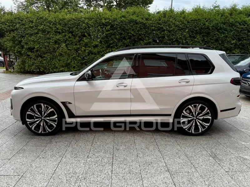 2023 BMW X7