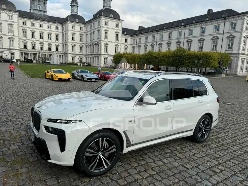 2023 BMW X7