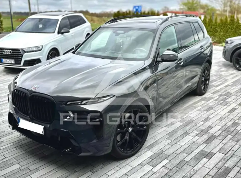 2023 BMW X7