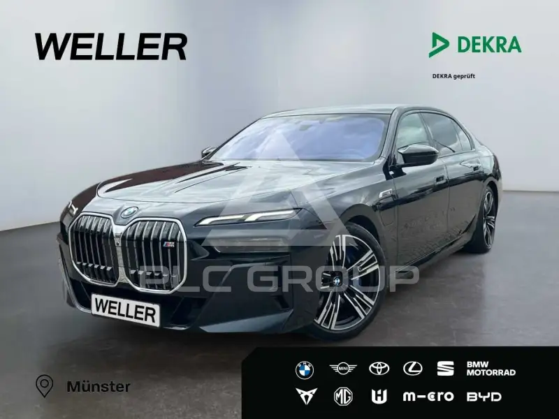 2023 BMW M7