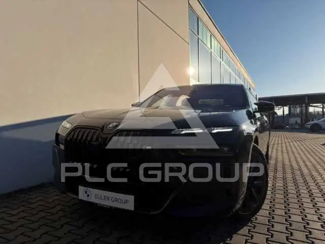 2023 BMW M7