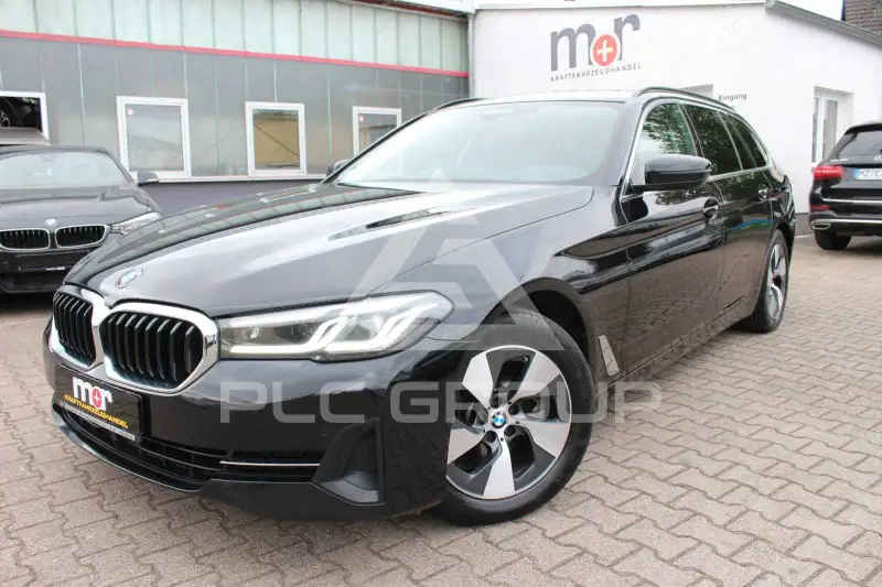 2023 BMW 520