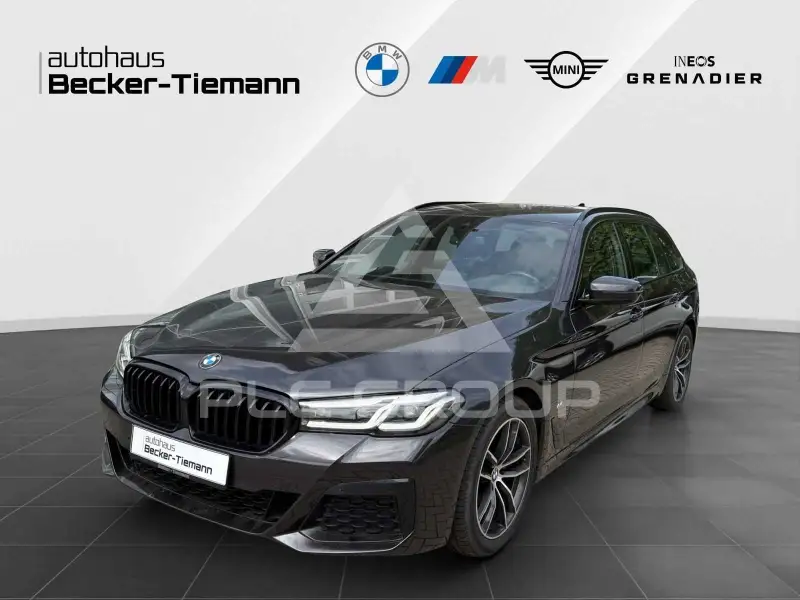 2023 BMW 520