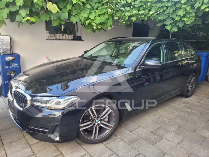 2023 BMW 520