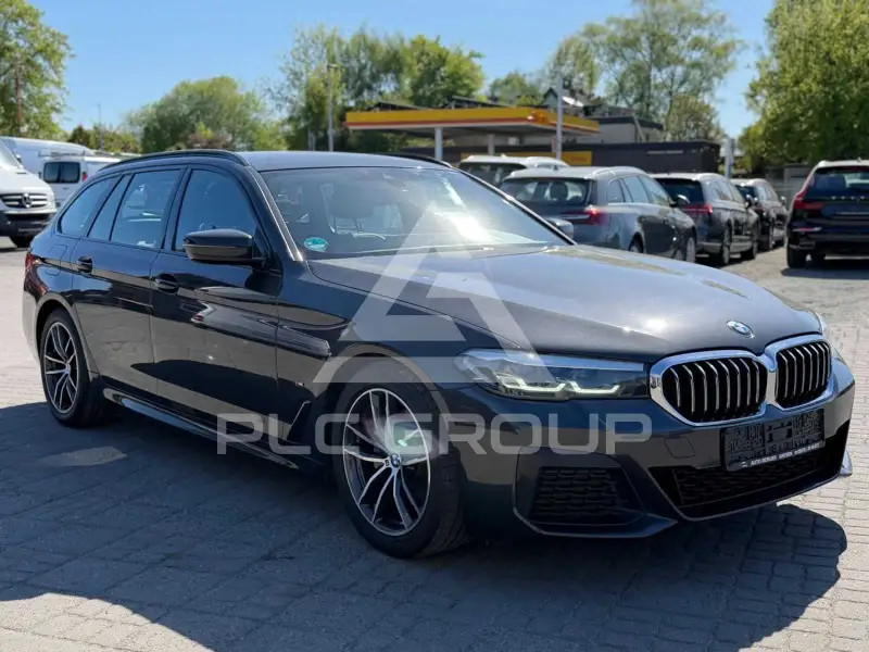 2023 BMW 520