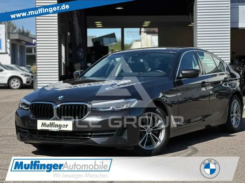2023 BMW 520